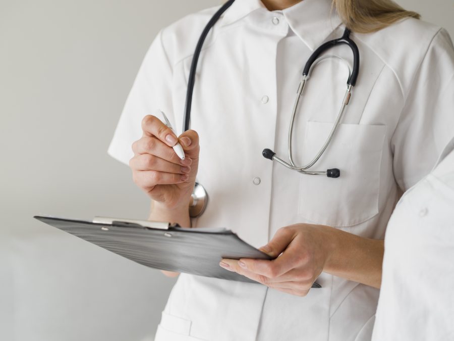 В Минздраве рассказали как изменится зарплата медиков в 2026 году С 1 апреля 2024 года по распоряжению президента оклад медицинских работников стал составлять не ниже 50 процентов общего дохода без учета компенсационных выплат www infoorel ru news v minzdrave rasskazali kak izmenitsya zarplata medikov v 2026 godu html