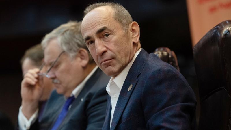 В Армении назвали Кочаряна человеком, имеющим «статус российского шпиона» «Считаю, что Роберт Кочарян в Республике Армения является человеком со статусом шпиона России. Это мое мнение, я политический деятель и имею право делать политические заявления».