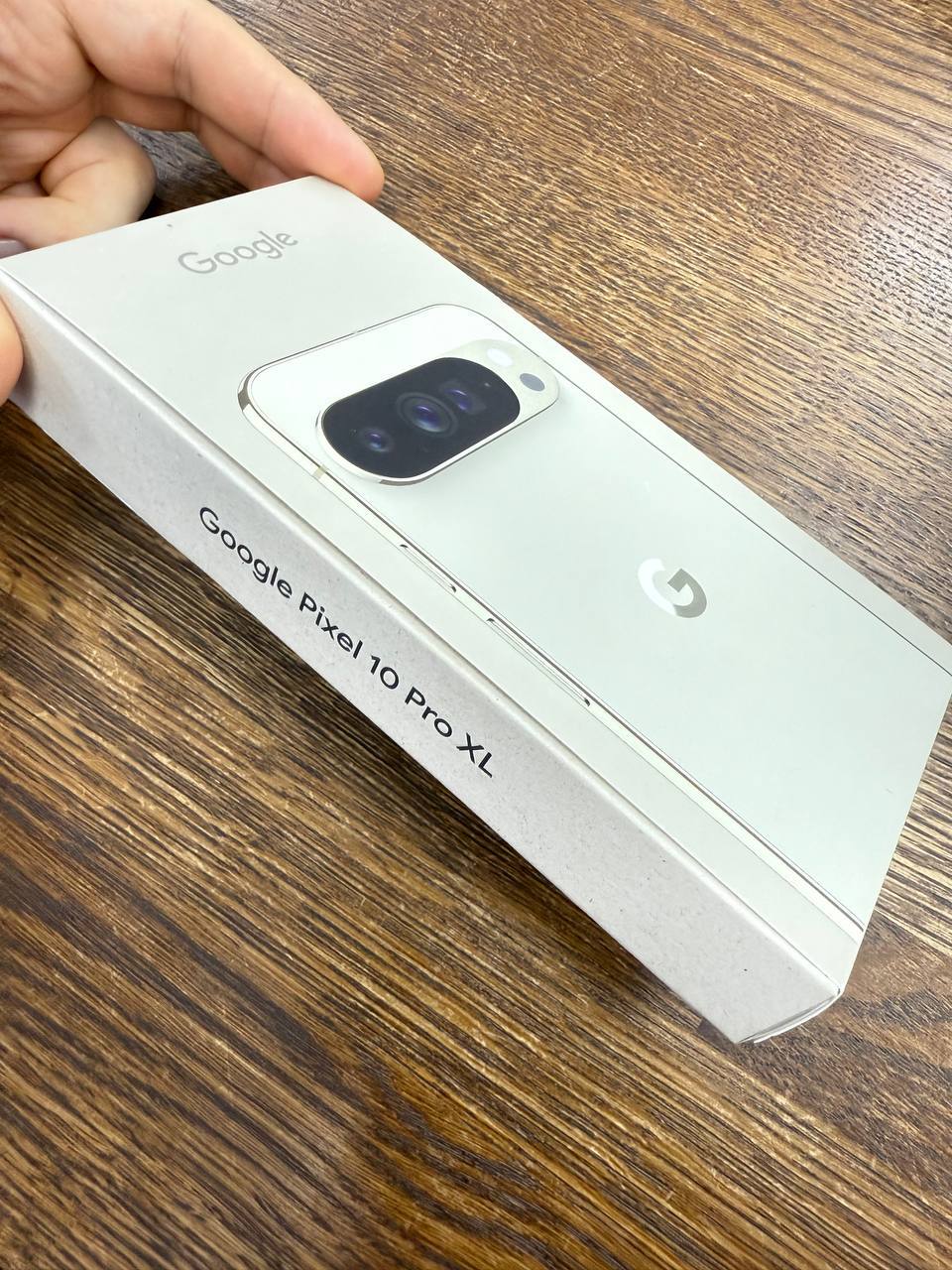 Сегодня стартовали продажи Google Pixel 10 Pixel 10 Pro и Pixel 10 Pro XL Изменений настолько мало что ежегодные обновления от Apple кажутся грандиозным обновлением Но нельзя судить не протестировав Новенький 10 Pro XL уже мчит с курьером к вечеру вернусь с впечатлениями