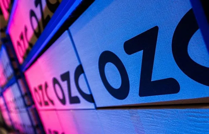 Совет директоров МКПАО Озон рекомендовал дивиденды по результатам 2025 года в 70 рублей на акцию сообщила компания Собрание акционеров на котором будет утверждаться рекомендация запланировано на 15 мая Дата закрытия реестра акционеров имеющих право на участие в собрании 21 апреля Предлагаемая дата закрытия реестра акционеров имеющих право на получение дивидендов 26 мая В пресс службе Ozon пояснили что общий размер текущей дивидендной выплаты составит около 15 млрд рублей При этом мы рассчитываем что в 2026 году объем выплат будет сопоставим с дивидендами выплаченными в 2025 году на уровне 30 млрд рублей добавили в компании ozon trader book в MAX