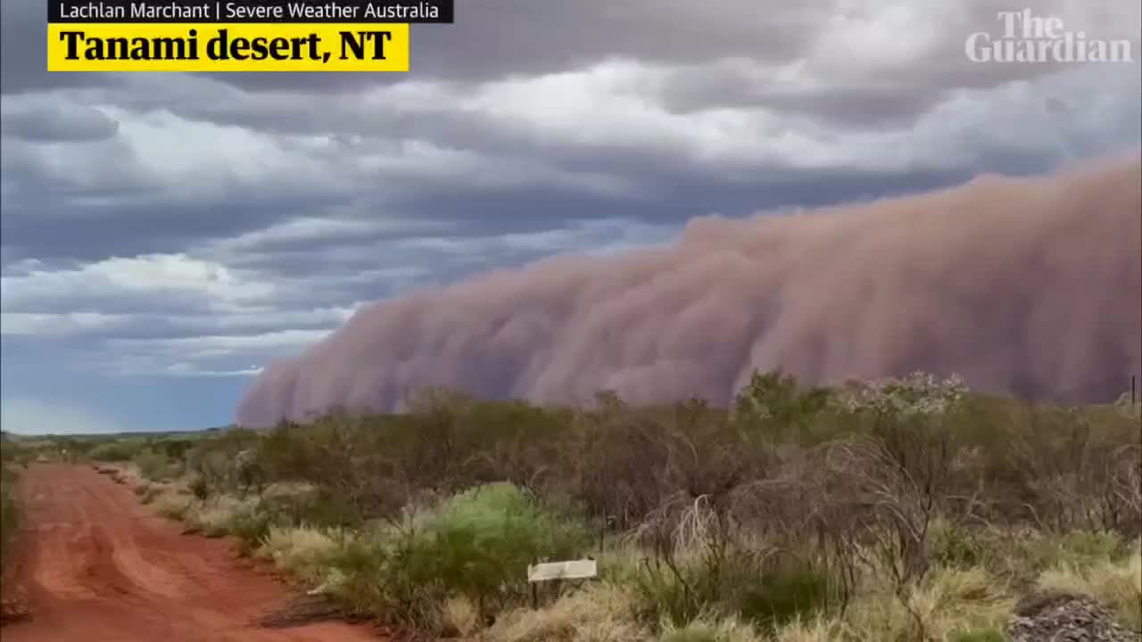 Песчаная буря затруднила работу шахтеров в Австралии