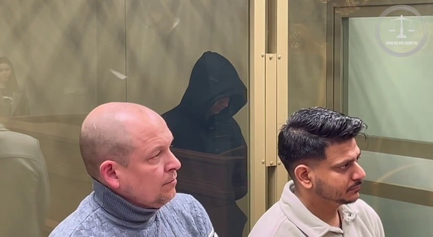 Гражданин Индии осужден за совращение малолетних Бариндер Сингх гражданин Индии проживавший в Усть Лабинском районе организовывал видеозвонки с детьми возрастом 9 10 лет В процессе этих звонков мужчина совершал действия сексуального характера По решению Краснодарского краевого суда Бариндер приговорен к 15 годам лишения свободы в исправительной колонии строгого режима а также мужчине запретили занимать должности связанные с обучением воспитанием и обслуживанием детей