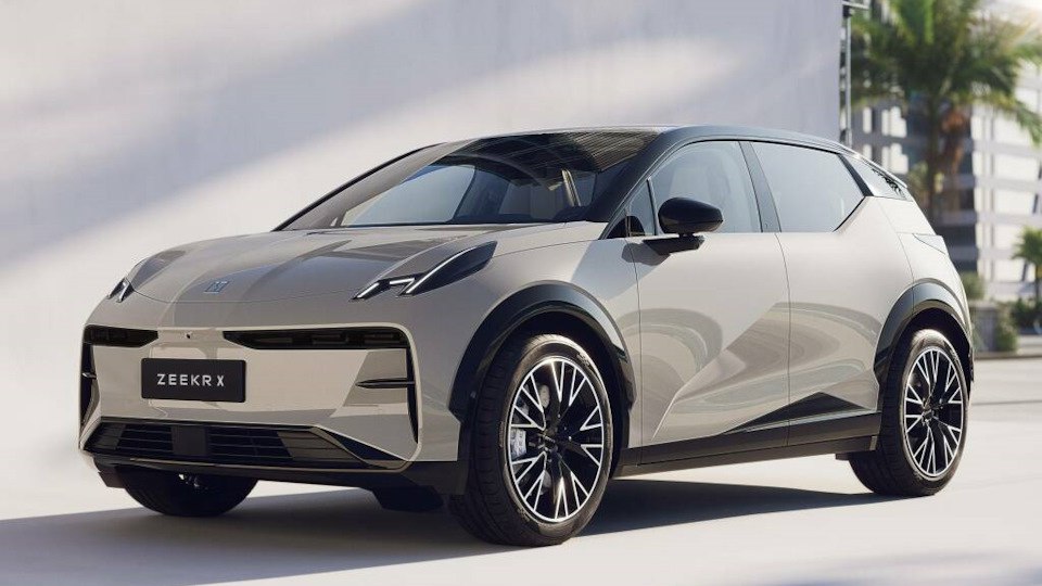 Китайский бренд Zeekr обвинили в продаже подержанных автомобилей под видом новых В ходе расследования China Securities Journal выяснилось, что с мая 2025 года в некоторых городах Китая компания продавала автомобили, которые были ранее зарегистрированы и застрахованы. При этом покупателям предоставлялись скидки, но история автомобилей не раскрывалась полностью.