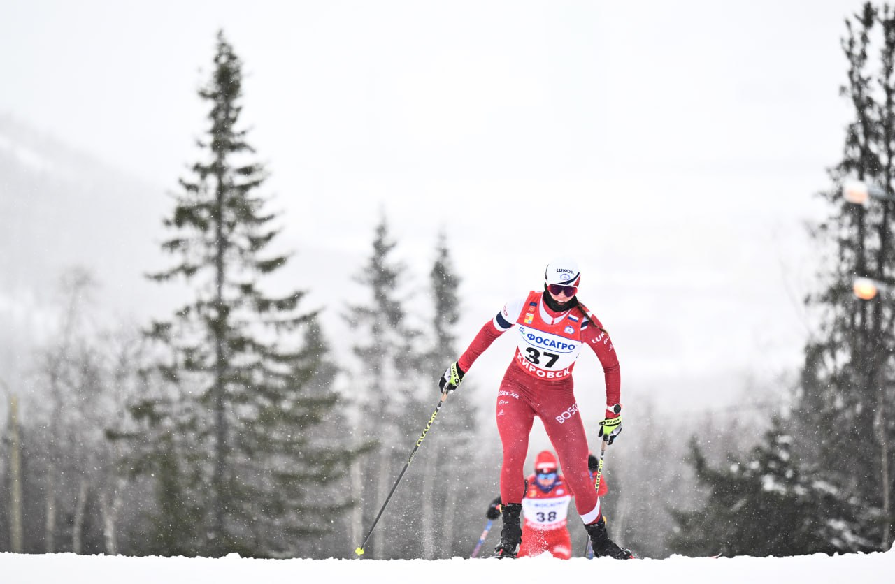 Фалеева получила травму спины по ходу спринта Анастасия пропустит скиатлон в Кирово Чепецке Грустной новостью с Матч ТВ поделился Юрий Бородавко Настя Фалеева после болезни с трудом восстанавливается Сейчас ещё дёрнула спину поедем смотреть на МРТ здесь лучше перестраховаться Я думаю что завтра она точно не побежит news matchtv РИА Новости Рамиль Ситдиков