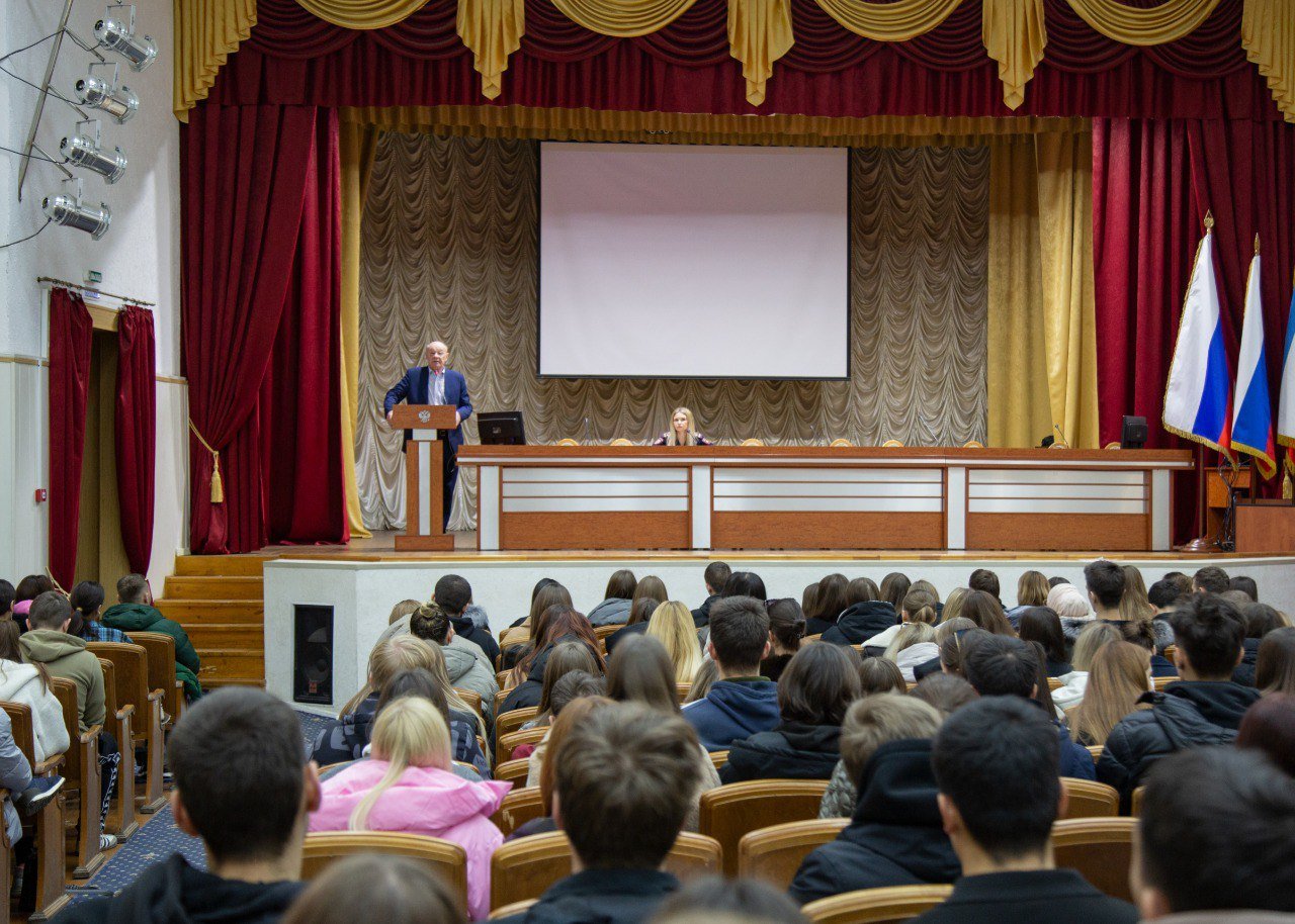 В здании МВД по Республике Крым со студентами проведены  профориентационные мероприятия