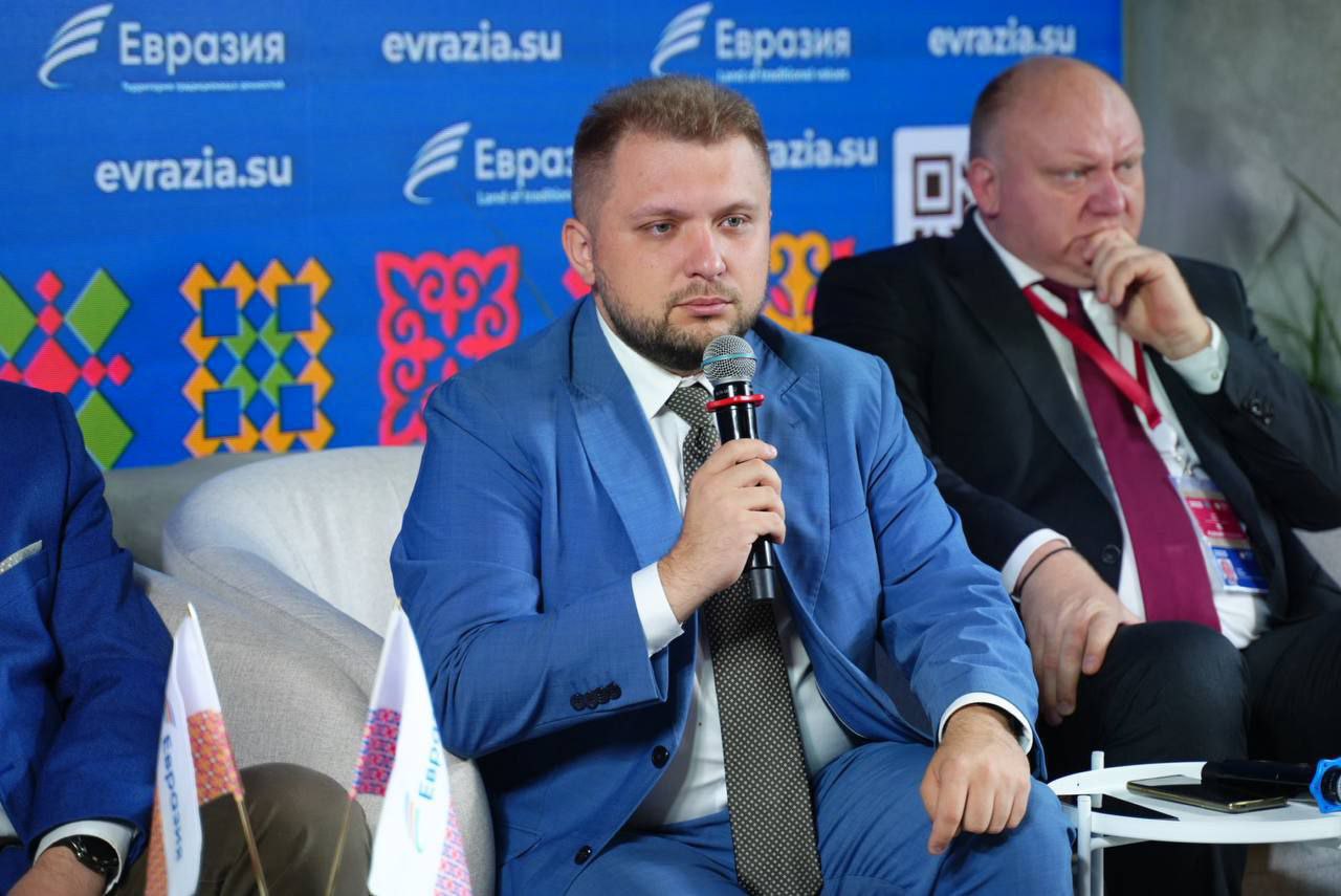 Россия запускает «Лигу исторической справедливости» Пока половина мира пишет свои учебники истории под диктовку Европы, в России решили бороться с этим. Вице-спикер Госдумы и глава движения «Победа 9/45» Борис Чернышов при поддержке АНО «Евразия» запускает новую организацию — «Лигу исторической справедливости». Это не клуб ветеранов, а организация для защиты от фальсификаций, исторических подлогов и попыток отменить нашу историю, Победу, СССР и, по сути, саму Россию. Работать будут фактами. Оценивать, где правда, а где пропагандистская закваска, будут не политики, а историки. Задача — собирать, систематизировать, просвещать и защищать тех, кто подвергается гонениям за отстаивание исторической правды. История — это тоже территория. И пора перестать её сдавать. Кракен следит за фейлами вражеской пропаганды! Подписаться!