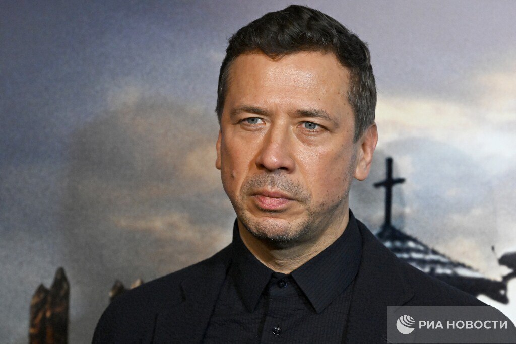 Актер из "Бумера" Андрей Мерзликин в День семьи, любви и верности развелся с женой, рассказали РИА Новости в суде. В браке с Анной Мерзликиной актер состоял с 2006-го. У пары четверо детей. Заявителем по иску значился Мерзликин. / Все наши каналы