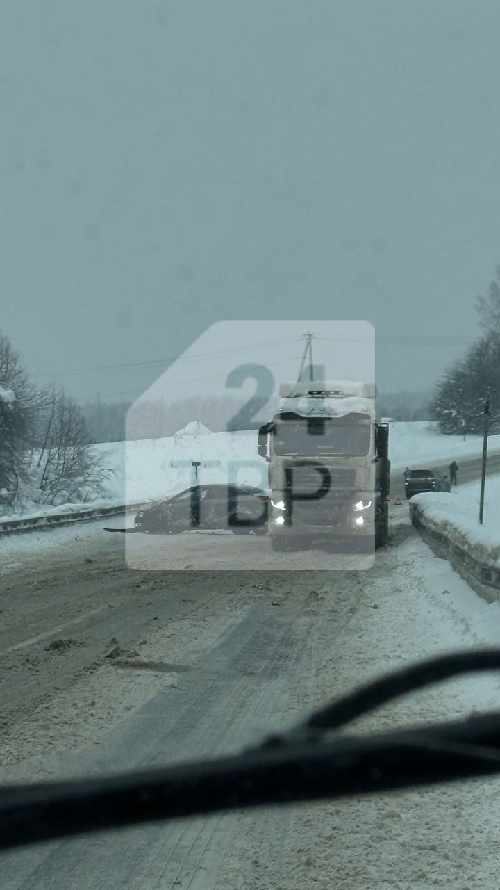 ДТП на мосту у д Напольское На место вызваны сотрудники дорожно патрульной службы Соблюдайте осторожность на дороге