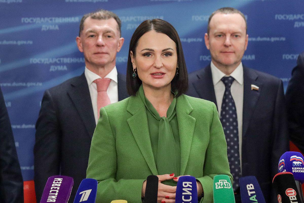 Первый заместитель Комитета Госдумы по защите семьи вопросам отцовства материнства и детства Татьяна Буцкая обсудила с Ридусом слова президента России Владимира Путина об улучшении демографической ситуации в ряде регионов РФ Немалую роль в постепенном улучшении демографической ситуации играет программа Демографическое меню Поддержку в рамках Демографического меню получает 41 регион Программе только исполнится год а результат уже хорошо виден указала Буцкая   www ridus ru n 754181 ridusnews