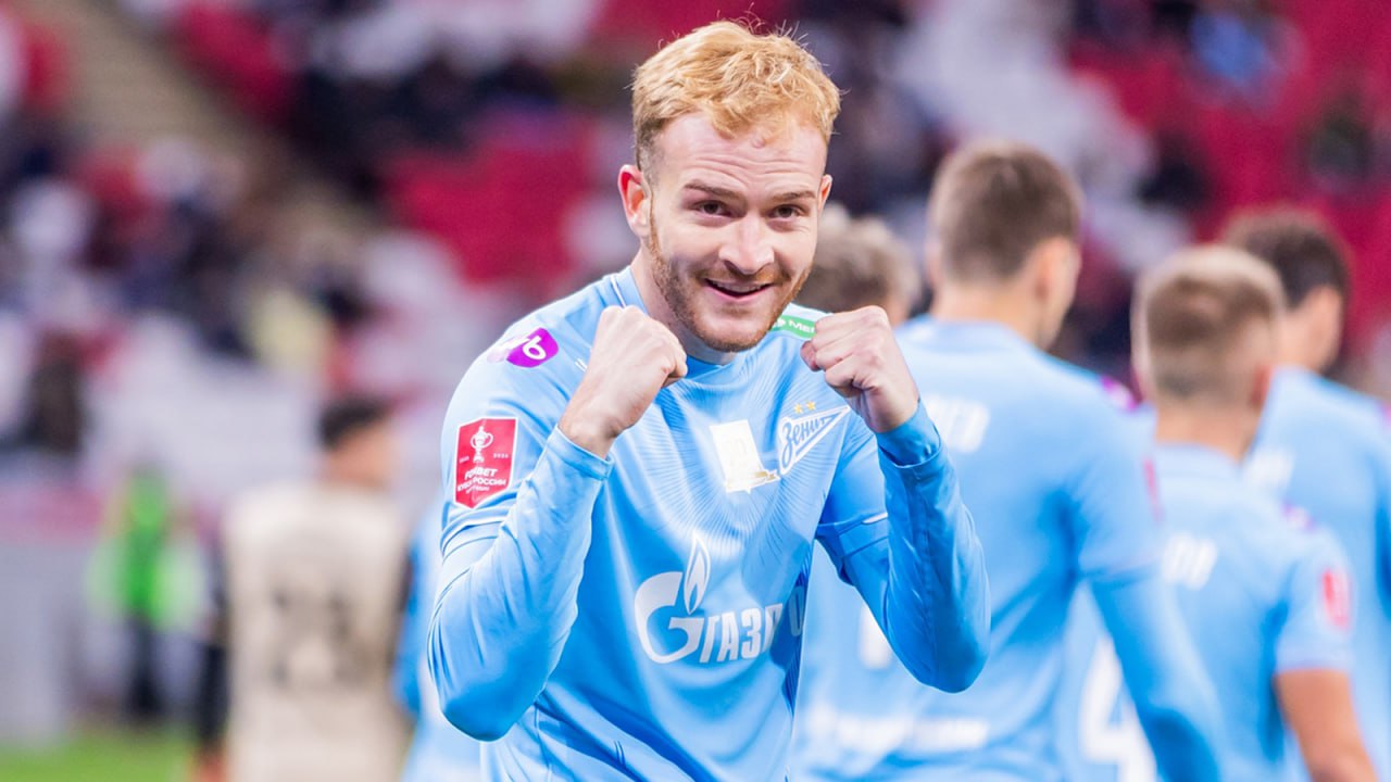 Лусиано Гонду может продолжить карьеру в ЦСКА По информации Sport24 армейцы активно интересуются возможностью трансфера нападающего Зенита в зимнее трансферное окно Клубы уже вступили в переговоры В текущем сезоне 24 летний аргентинец провел за сине бело голубых 22 матча в которых забил 2 мяча и сделал 2 голевые передачи