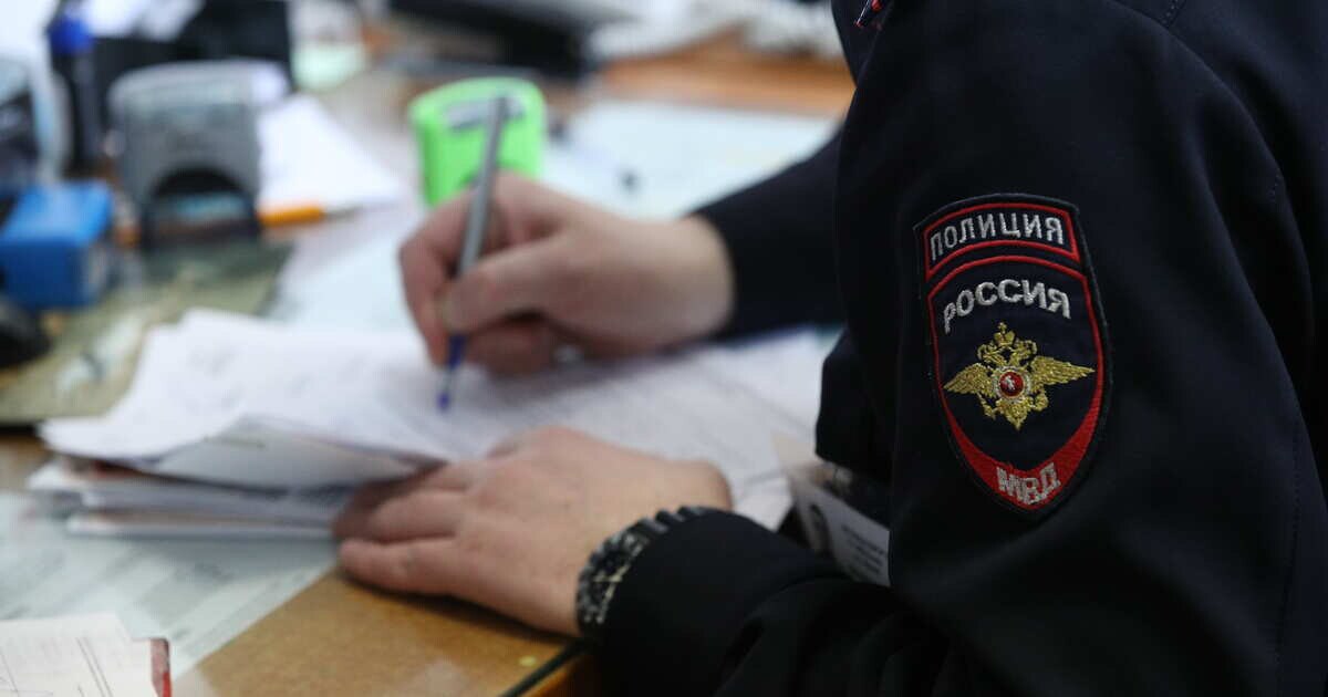 Двое задержаны за стрельбу в лесу на северо-востоке Москвы  Инцидент произошел ночью в районе Дмитровского шоссе.   Полиция задержала двух мужчин, открывших стрельбу в лесном массиве. По предварительным данным, они использовали оружие, переделанное под холостые патроны, сообщает пресс-служба столичного главка МВД. Пишет корреспондент The Moscow Post.  В результате инцидента никто не пострадал, опасный предмет изъят. Правоохранители проверяют обстоятельства произошедшего.  "Сообщения о выстрелах поступили в дежурную часть ночью", — уточнили в полиции.  www.moscow-post.com
