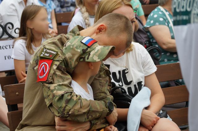 На Южном Урале расширят соцподдержку семей участников СВО При отсутствии прямых родственников единовременные выплаты смогут получить другие родственники бойцов.