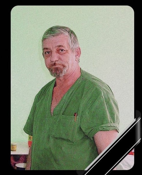 Умер выдающийся нейрохирург Владимир Вандышев Печальную новость сообщили в СОКБ имени Середавина Нейрохирург основатель нейрохирургического отделения педиатрического отделения Владимир Вандышев более 40 лет посвятил работе в Самарской областной клинической больнице Он не только проводил плановые и экстренные операции но и часто выезжал в районы чтобы консультировать и лечить там тяжелых пациентов В 1997 году Владимира назначили заведующим детским нейрохирургическим отделением которое только создавалось Редакция КП Самара выражает соболезнования родным и близким покойного   Подпишись на truekpru63 Мы в MAX