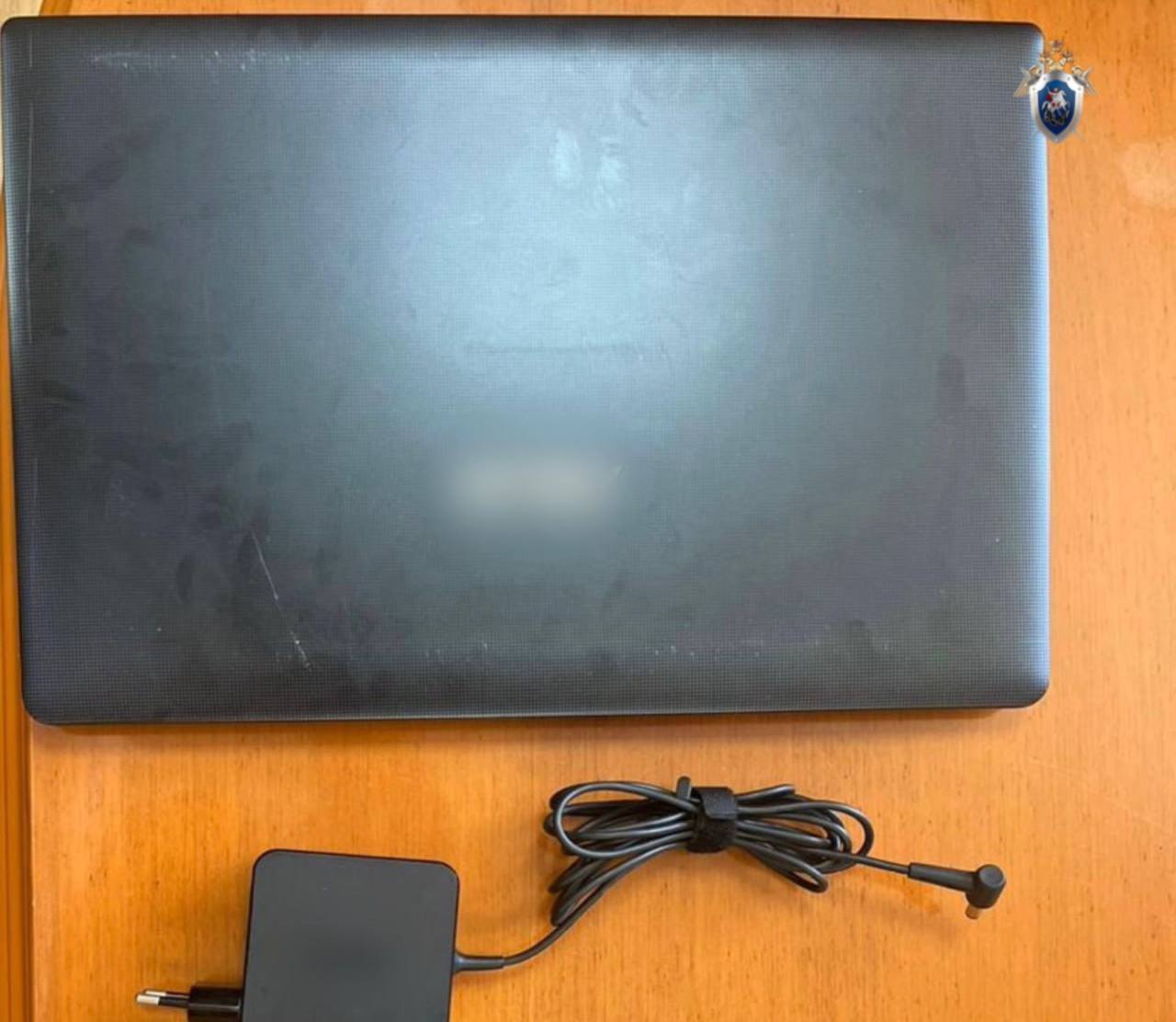 Бывший начальник колонии на Ставрополье мог брать взятки деньгами и техникой Вячеслав Валевач как считает следствие знал что один из заключённых торгует на территории ИК 2 продовольственными товарами Однако начальник колонии закрыл на это глаза Небесплатно С августа по ноябрь 2023 года сотрудник УФСИН незаконно получил от заключённого около 165 тысяч рублей и ноутбук на фото Дело бывшего начальника колонии рассмотрит Кочубеевский районный суд Ставропольского края Подписывайтесь на Аргументы и Факты Северный Кавказ Telegram МАХ