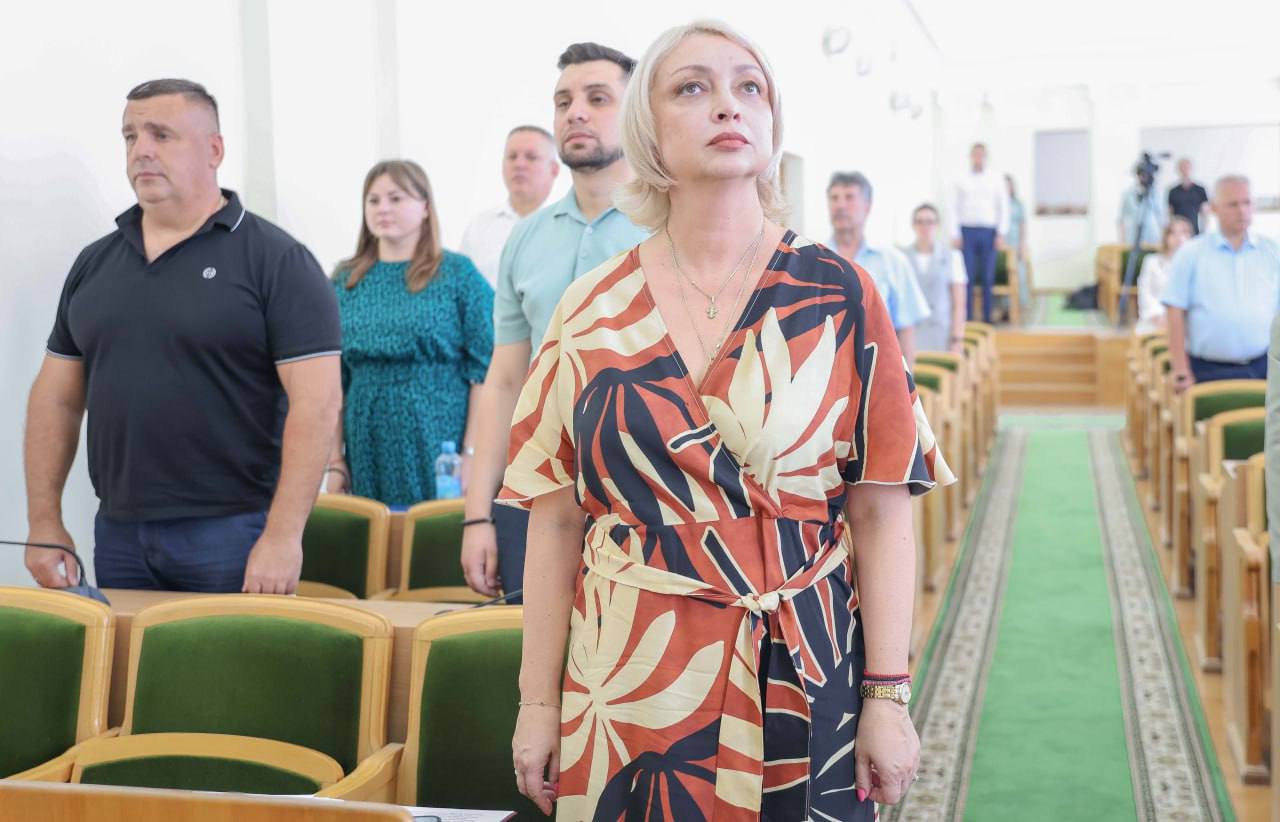 Министерство здравоохранения ЛНР рассматривает возможность создания муниципальных сосудистых центров. Об этом в ходе правительственного часа в Народном Совете сообщила министр здравоохранения региона Наталия Пащенко. Она рассказала, что болезни сердечно-сосудистой системы относятся к наиболее распространенным в ЛНР. В частности, для снижения уровня заболеваемости реализуется национальный проект, нацеленный на препятствие развитию осложнений при возникновении инсульта, инфаркта; оптимизируется маршрутизация пациентов с соответствующей патологией. «Также оснащение сердечно-сосудистых центров. Как регионального, так в прогнозе и муниципальных сосудистых центров», — сказала Пащенко.