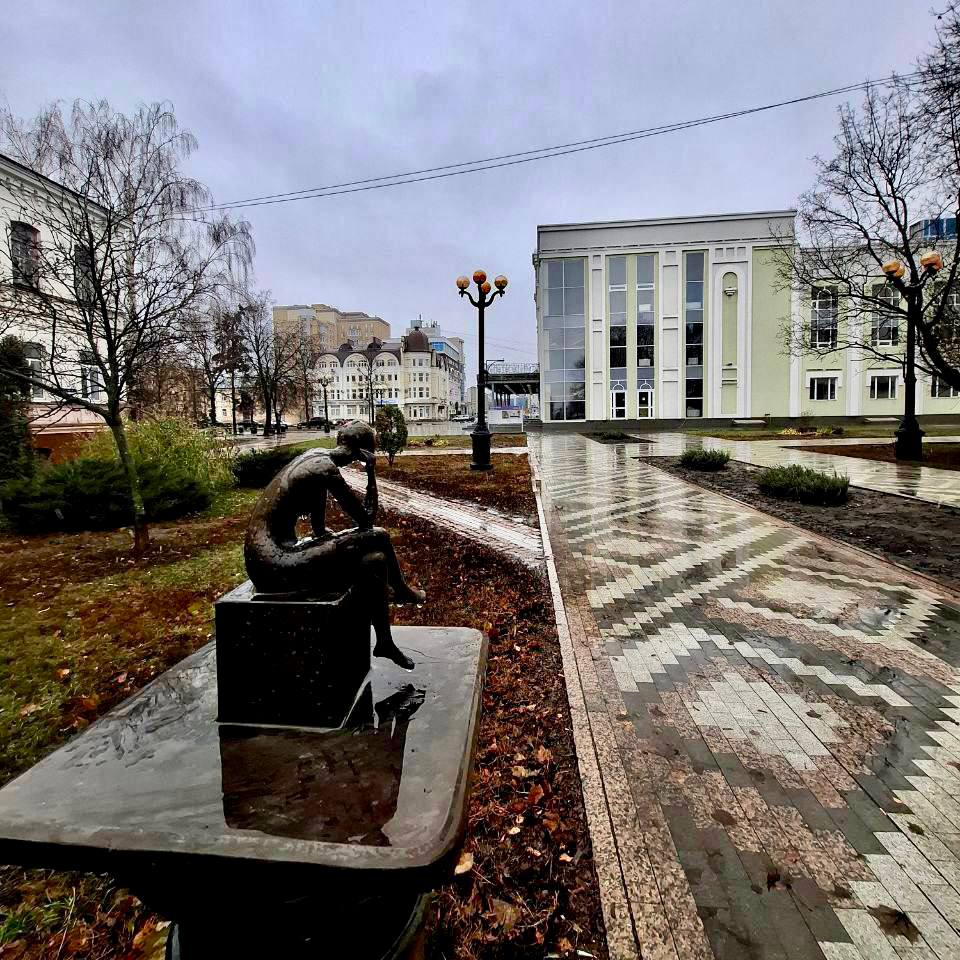 Реконструкция тамбовской филармонии возобновится только в 2026 году. Об этом сообщил вице-губернатор Владислав Ставицкий. Ранее бывший глава региона Максим Егоров обещал сдать объект к 1 апреля 2025 года