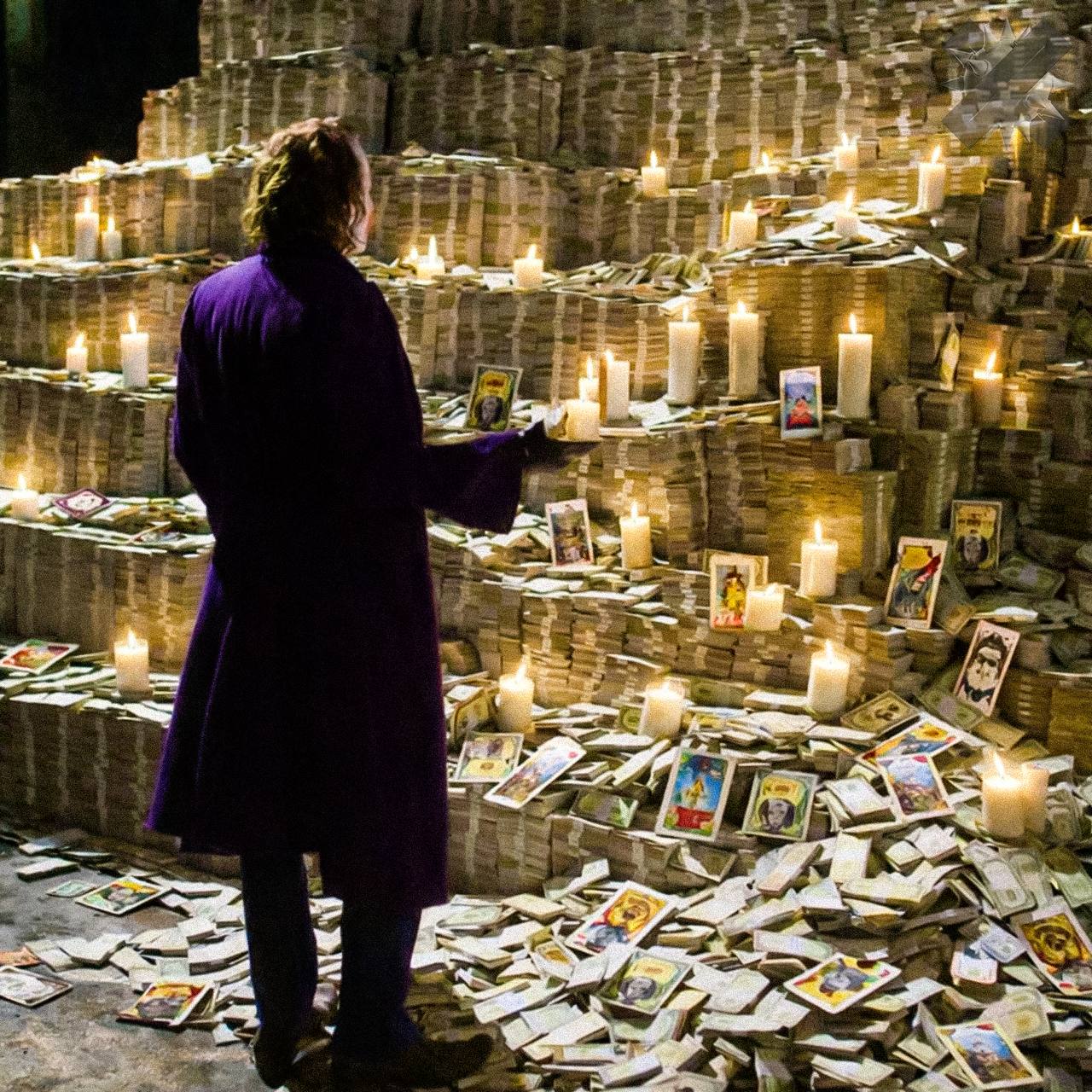 Астрологи и тарологи зарабатывают до полумиллиона рублей в месяц Тысячи россиян ежедневно звонят в эзотерические колл центры Экспертами чаще всего становятся обычные люди после платных курсов а час общения оценивается примерно в 6 тысяч Компании в основном зарегистрированы в Германии а их выручка за три года выросла в 13 раз При этом на сайтах честно указано что всё это лишь развлечение и никакой ответственности за судьбу любовь и деньги звёзды не несут   тоже хочу так зарабатывать айтишники это был ваш план кто за это платит вообще НМШ