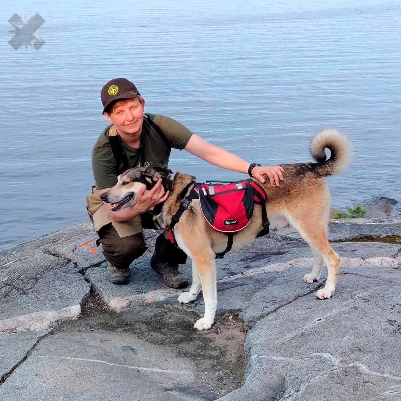 В Москве усыпили пса который сутки охранял тело утонувшего хозяина Художник Артур Климаков провалился под лёд на Ладожском озере Его пёс Эрвин остался на месте трагедии и сутки не отходил от тела а при попытке спасателей приблизиться начал защищать хозяина и проявлять агрессию Родственники погибшего приняли решение усыпить собаку объяснив это заботой о её психическом состоянии Никакой реабилитации или попытки забрать пса не последовало собака оказалась человечнее их всех НМШф