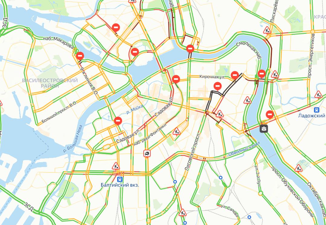Семибалльные пробки сковали Петербург в середине дня  Это больше на четыре балла, чем в обычный день к этому времени. Это может быть связано с мероприятиями ко Дню полного снятия блокады Ленинграда и приездом Путина.  Сложная дорожная ситуация на Витебском проспекте и Софийской улице, Московском шоссе и Дачном проспекте. Перекрыт Лиговский проспект от площади Восстания, часть Суворовского проспекта и несколько прилегающих улиц возле Некрасовского сада.  С 19:00 до 23:59 перекроют и центр Петербурга. Об ограничениях сообщали тут