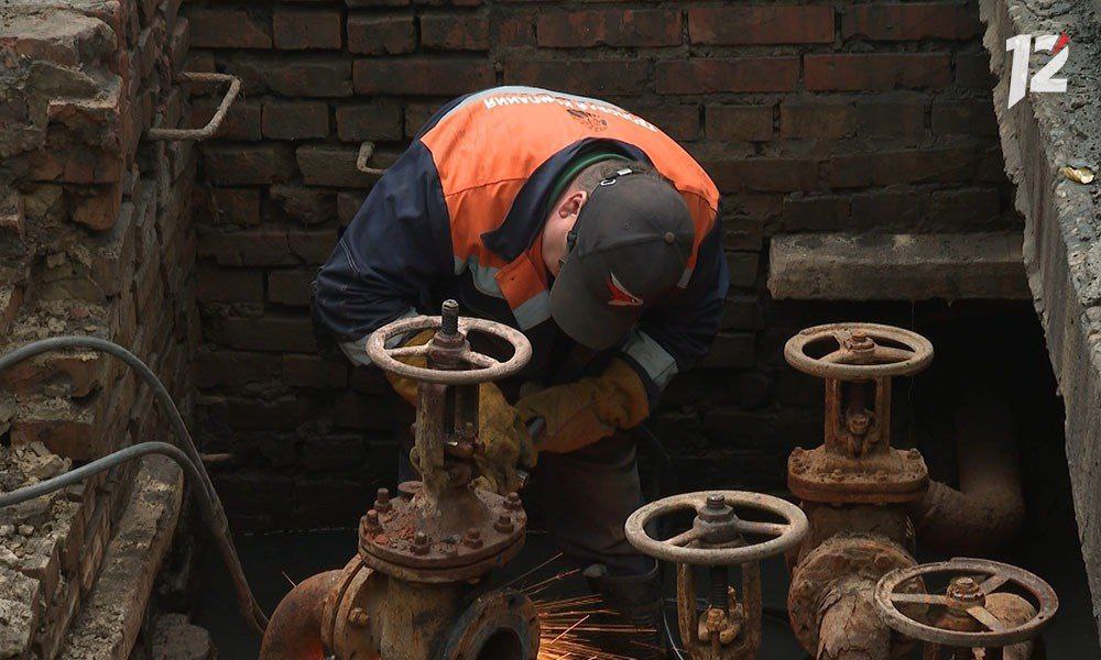 В Омске приведут в порядок 30 км тепловых сетей Восстановлению подлежат 11 аварийных участков, поражённых коррозией, имеющих многочисленные сварные швы и другие дефекты. На масштабный ремонт из областного бюджета выделено 519 млн рублей. Это должно заметно снизить количество аварий на сетях в предстоящий отопительный сезон.