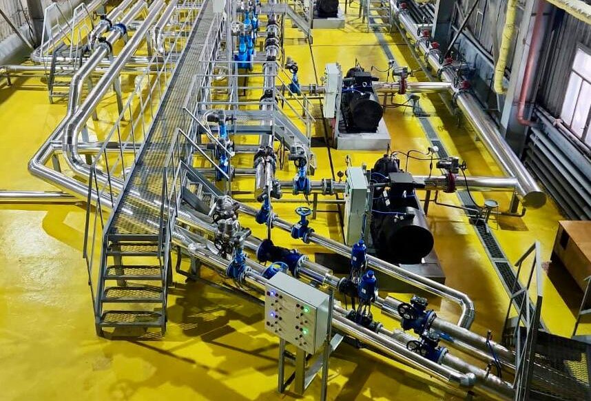Бюджет Якутии 2026 приоритет модернизация ЖКХ и комфортная городская Свыше 39 млрд рублей направят на ЖКХ и энергетику в 2026 году На 15 млрд рублей увеличится финансирование по сравнению с 2025 годом 40 млрд рублей на субсидии коммунальщикам на 6 4 млрд больше чем в 2025 году 100 млн рублей на новую газовую котельную в Алдане и ремонт теплосетей в Нерюнгри в рамках проекта Модернизация систем централизованного теплоснабжения 100 млн рублей на программу Благоустройство дальневосточных дворов Подробнее читайте по ссылке yk24 ru в MAX Telegram ВК VK Видео