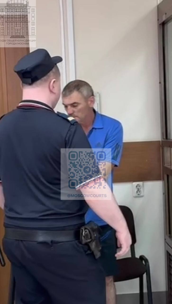 Суд в столице приступает к рассмотрению материала в отношении еще одного фигуранта по делу о разбойном нападении на почтовое отделение   Нагатинский районный суд города Москвы в ближайшее время приступит к рассмотрению ходатайства следователя об избрании меры пресечения в отношении  Ляхова Владимира Сергеевича.   #нагатинский2025