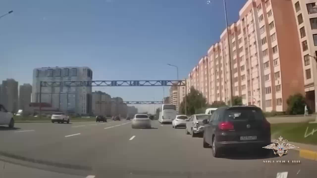 В Петербурге задержан гонщик на Porsche с килограммом наркотиков после стрельбы