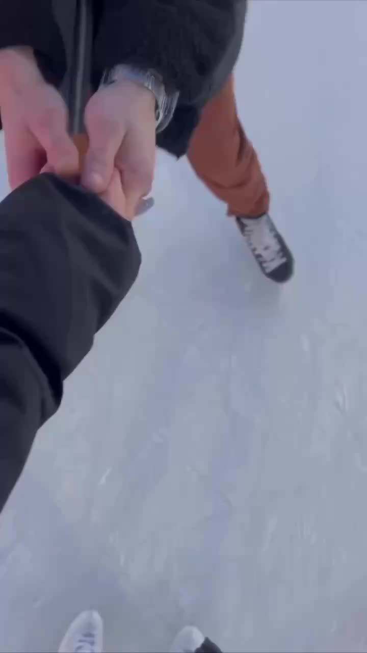 В Казани на стадионе Ракета началась заливка льда для сезона массового катания