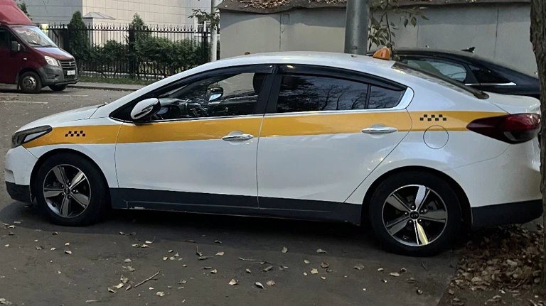 Брянская область вошла в тройку регионов России с самым дешевым такси guberniya tv obshhestvo 323674 Средняя цена поездки в регионе составила 25 77 рубля за километр что является одним из самых низких показателей в стране Для сравнения стоимость в Ненецком автономном округе 170 рублей за километр ƃℾ подписаться прислать новость