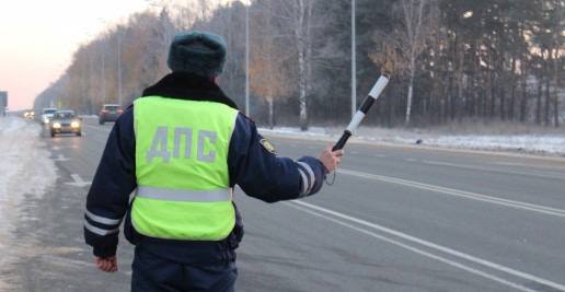 В Госавтоинспекции Апанасенковского округа подвели итоги оперативно-профилактического мероприятия "Начинающий водитель"  Так, за 4 дня сотрудниками ГАИ было пресечено 22 нарушения. В 8 случаях имело место управление неисправным транспортом. Столько же выявлено фактов нарушения правил применения ремней безопасности или мотошлемов. Три водителя имели проблемы в сфере обязательного страхования автогражданской ответственности. Один автомобиль имел слишком сильную тонировку стёкол. У двух владельцев машин оказалась задолженность по уплате штрафов.