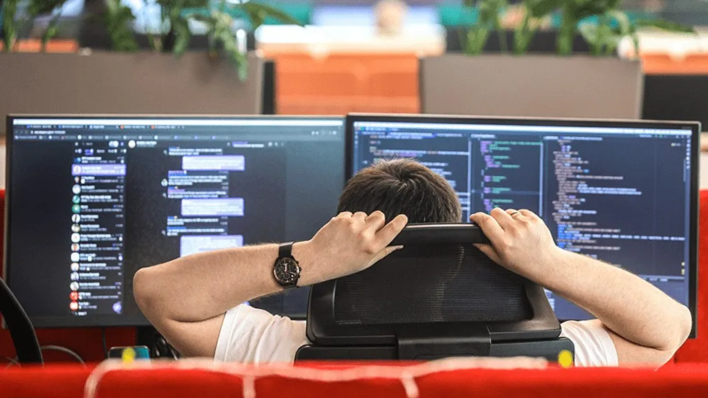 Утро среды В РАЭК сообщили что российская интернет экономика в 2025 году выросла на 30 до 38 4 трлн рублей К концу 2026 го объём рекламы в мессенджере Макс может достигнуть 2 5 млрд рублей спрогнозировали в Telega in и Ассоциации развития интерактивной рекламы Холдинг АГР планирует перенести производство автомобилей китайского бренда Exeed с бывшего завода Mercedes в Подмосковье на площадку в Санкт Петербурге узнали Ведомости vc ru money 2891301