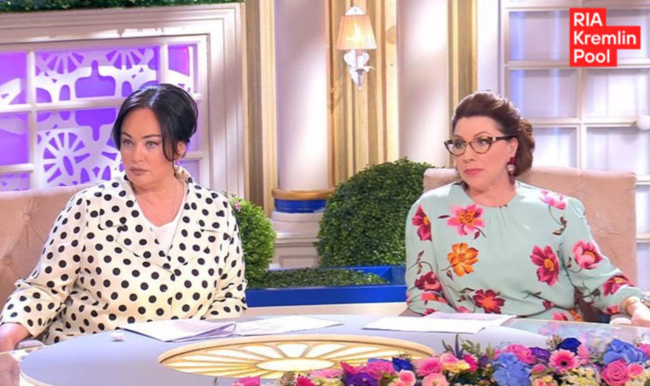 Путин объявил благодарности Ларисе Гузеевой и Розе Сябитовой за многолетнюю добросовестную работу