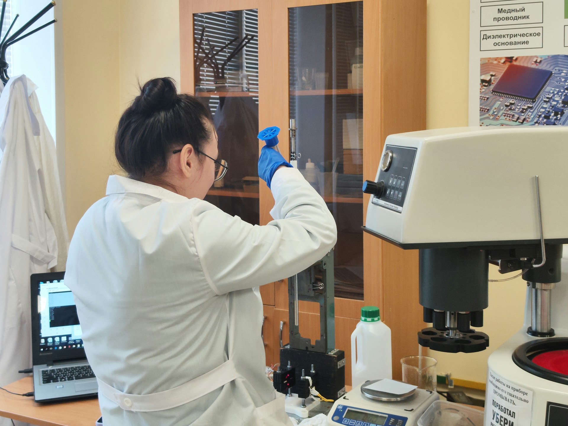 Политолог о новом нацпроекте по биоэкономике У России есть приличные научные заделы и технологии В январе 2026 года в России стартовал новый нацпроект Технологическое обеспечение биоэкономики На его реализацию в ближайшие пять лет планируется выделить порядка 20 млрд рублей Член экспертного клуба Дигория исполнительный директор сетевого издания СМИ Научно образовательная политика Марта Лесюк поделилась с ФедералПресс своим мнением в каких отраслях биоэкономики у России есть заделы и какие вызовы могут возникнуть при реализации нацпроекта Подробнее