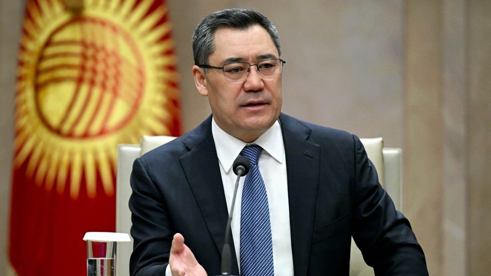 Садыр Жапаров После реформы ГКНБ станет настоящей спецслужбой как прежний КГБ По словам главы государства он планировал начать их раньше но по разным причинам они откладывалась ГКНБ будет заниматься исключительно своими профильными задачами разведкой контрразведкой защитой конституционного строя борьбой с терроризмом экстремизмом бандитизмом незаконным оборотом наркотиков и другими подобными направлениями Право на проведение следствия по этим направлениям у них сохранится В экономику они вмешиваться не будут Никто не должен знать чем именно занимается ГКНБ и кто является его сотрудником После реформы это будет настоящая спецслужба как прежний КГБ МВД также будет заниматься только непосредственно своими задачами сказал Садыр Жапаров Реформу планируют начать в следующем году после саммита ШОС и Игр кочевников 24KG Новости Кыргызстана