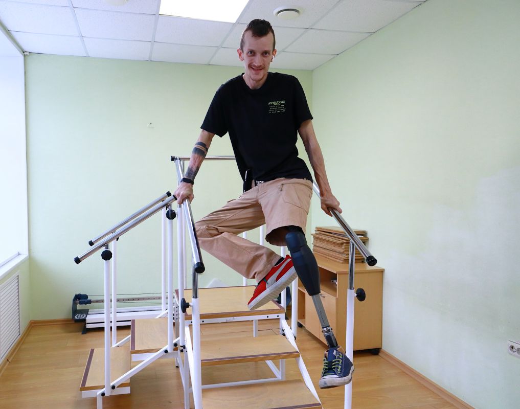 Южноуральские дизайнеры представят на конкурс одежду для людей с инвалидностью   gubernia74 ru articles society 1138144 Дизайнеры Челябинской области могут принять участие в конкурсе На крыльях от фонда Защитники Отечества представив жюри свои идеи по созданию комфортной и стильной одежды для людей с инвалидностью В 2026 м конкурс созвучен теме Года единства народов России дизайнерам предлагается в своих работах сделать акцент на культурные традиции разных этносов Прием заявок продлится до 15 февраля 2026 года   t me chgub