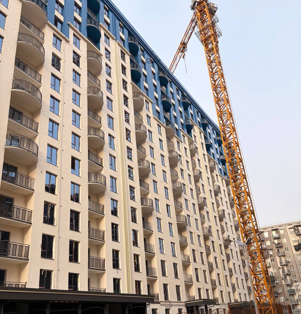 Отличные новости президент Узбекистана поручил выдавать ипотеку по 14 В рамках программы поддержки молодых семей часть процентной ставки по ипотечному кредиту превышающая 14 будет покрываться из бюджета Об этом заявил Шавкат Мирзиёев Таким образом если ставка по кредиту будет выше разницу возьмёт на себя государство Подписаться на канал Узбекистан Online