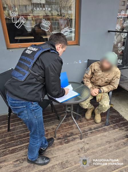 Сын мэра одного из городов Черкасской области незаконно получил инвалидность и статус переселенца а соцвыплаты проиграл в онлайн казино сообщает полиция По данным СМИ речь идет о сыне мэра Умани Ирины Плетневой По версии следствия не имея никаких медицинских оснований мужчина с помощью поддельных документов оформил в МСЭК вторую группу инвалидности Ее уже аннулировали а мужчина получил подозрение в мошенничестве Сайт Страна X Twitter Прислать новость фото видео Реклама на канале Помощь