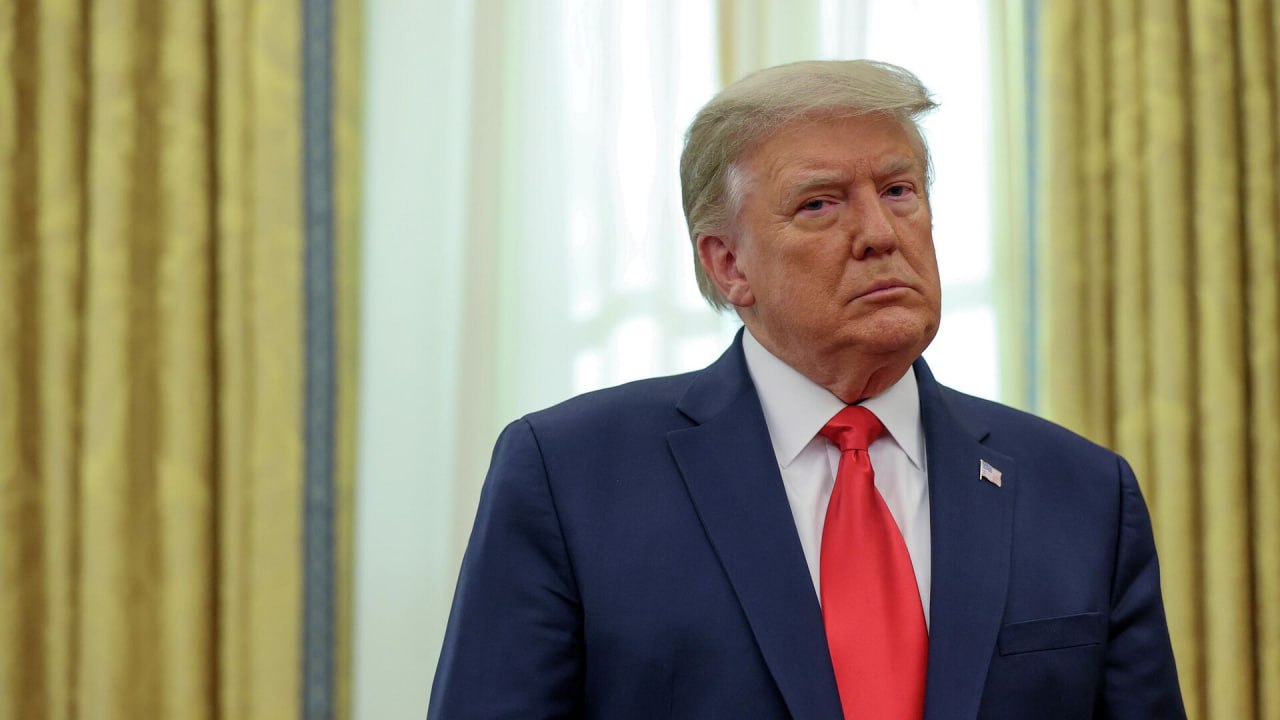 Дональд Трамп может применить закон XIX века о восстании для подавления демонстраций в Калифорнии, допускает Axios. Закон 1807 года предоставляет президенту США право использовать ВС внутри страны в случае восстаний и мятежей. Трамп "открыто транслирует свою готовность — даже рвение — к применению этого закона", так как уже открыто назвал протестующих "мятежниками", напомнили авторы.
