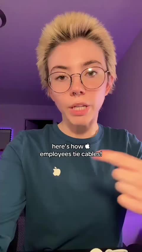 Сотрудница Apple Store делится секретом аккуратного скручивания кабелей