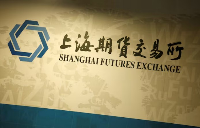 Китай введет фьючерсы на СПГ в ближайший месяц Китайская Шанхайская биржа анонсирует запуск торгов фьючерсами на сжиженный природный газ СПГ Ожидается усиление влияния азиатского рынка что приведет к росту китайского импорта СПГ на 12 в текущем году investing investing