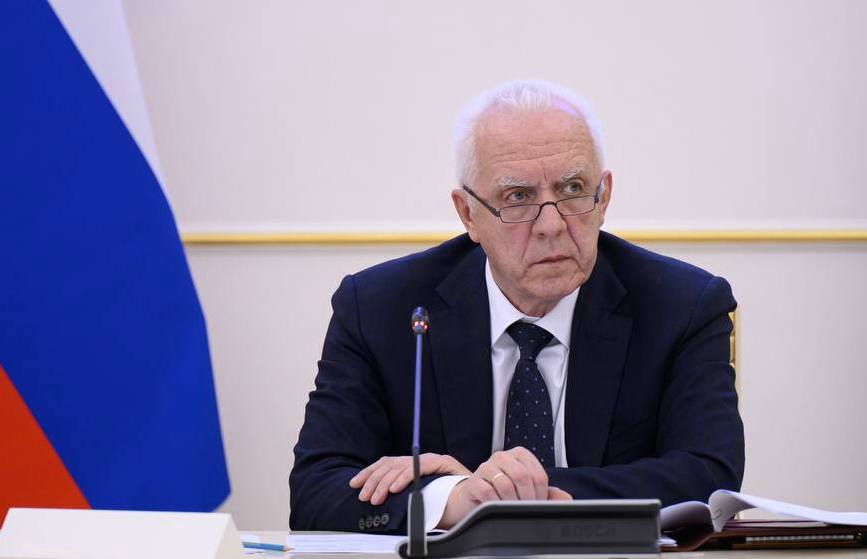 2 5 миллиарда рублей на такую сумму прокуроры добились возмещения ущерба причиненного в результате ненадлежащей реализации инфраструктурных проектов в дорожной отрасли Для этого только с начала 2024 года надзорным ведомством в суды направлено свыше 18 тысяч исков Вопросы законности дальнейшего расходования бюджетных средств в указанной сфере особенно при реализации нацпроектов Александр Гуцан контролирует лично   Генпрокуратура России в Telegram MAX