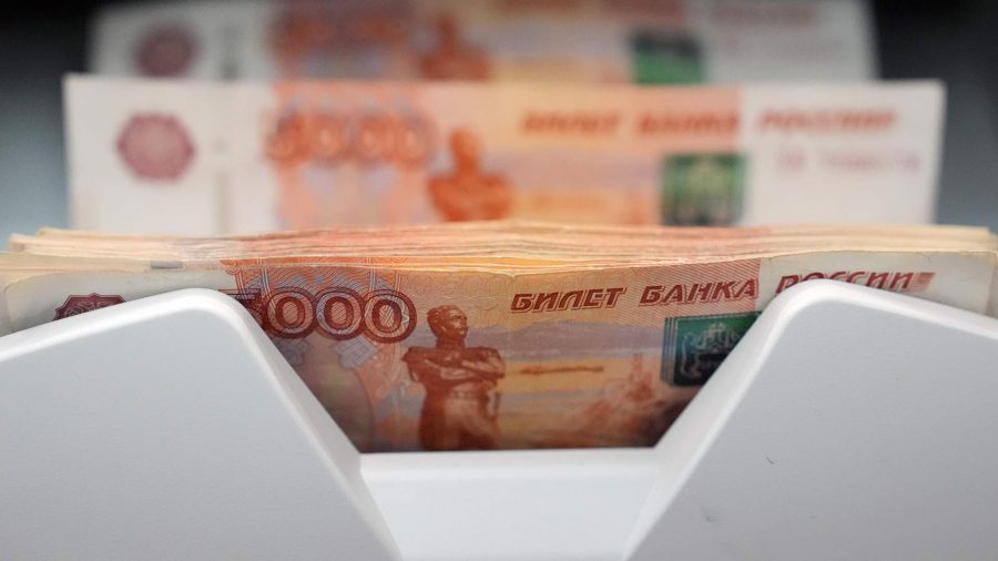 76 предприятий хотят индексировать зарплаты сотрудникам в 2026 году В 2026 году около 76 организаций намерены провести индексацию жалованья сотрудникам Об этом говорится в опросе Банка России В среднем компании хотят повысить оплату труда на уровень инфляции 5 10   www infoorel ru news 76 predpriyatiy hotyat indeksirovat zarplaty sotrudnikam v 2026 godu html