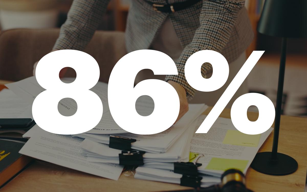 86% компаний готовы доверить ИИ часть управленческих функций к 2030 году  К 2030 году 86% российских компаний готовы передать искусственному интеллекту часть управленческих функций. Исследование «Русской школы управления» показывает, что бизнес надеется на ИИ в анализе данных, контроле задач и даже разработке стратегий. Однако пока 41% организаций не используют ИИ вовсе, а 63% не применяют его в управлении. Маркетинг лидирует по внедрению технологий, а HR и финансы пока отстают. В ближайшие пять лет компании планируют активно интегрировать ИИ в свои процессы, ожидая снижения издержек и трансформации управления. Тем не менее, многие предпочитают двигаться осторожно, поскольку внедрение ИИ зачастую обходится дороже, чем его использование.    Читайте полную статью на сайте «РБК Трендов»  Этот анонс написан ИИ «РБК Трендов»