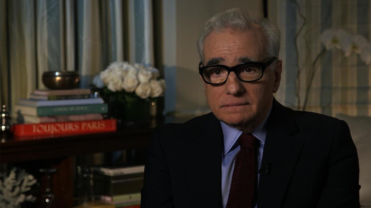 Мартин Скорсезе снимет экранизацию романа Питера Кэмерона Что происходит ночью Главные роли исполнят Леонардо Ди Каприо и Дженнифер Лоуренс По сюжету супружеская пара отправляется в снежный европейский город чтобы усыновить ребенка но оказывается в загадочном отеле полном странных и мистических персонажей Больше новостей в Daily News