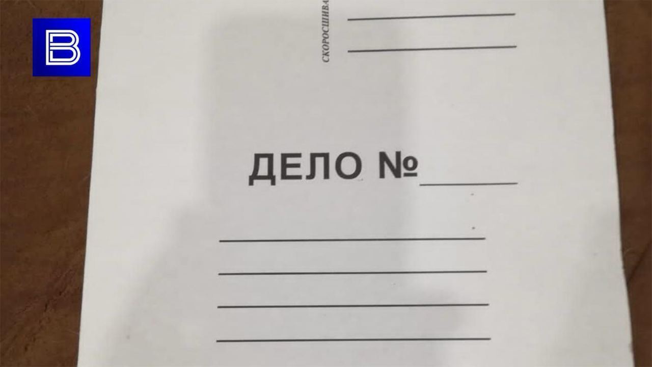 Молодую семейную пару из Заполярного задержали за кражу продуктов из магазина  Личности злоумышленников установили сотрудники полиции, так как нарушителей закона запечатлели камеры видеонаблюдения в торговом зале. Мужчина и женщина пришли в магазин под видом обычных покупателей, взяли с полок 26 банок тушенки, сложили товар в пакет и вышли, не оплатив продукты. 22-летний молодой человек, ранее судимый за совершение подобных преступлений, и 24-летняя девушка в полиции признались, что кражу совершили из-за тяжелого материального положения. Возбуждено уголовное дело.     Подпишись — Вести Мурман