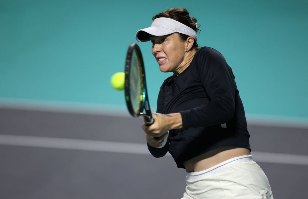 Павлюченкова впервые за три месяца выиграла матч на турнире WTA Российская теннисистка Анастасия Павлюченкова вышла во второй круг турнира категории WTA-1000 в Риме. В первом матче 33-летняя россиянка победила британку Кэти Бултер, 40-ю ракетку мира, со счетом 6:3, 6:3. Следующей соперницей Павлюченковой будет американка София Кенин, 31-я сеяная. Павлюченкова занимает 52-е место в мировом рейтинге восьмая из россиянок , на ее счету 12 титулов на турнирах WTA. Россиянка в нынешнем сезоне из-за проблем со здоровьем выступает неудачно, она выиграла первый матч с начала февраля, когда дошла до 1/8 финала в Абу-Даби. Getty Images Подписаться на «РБК Спорт»