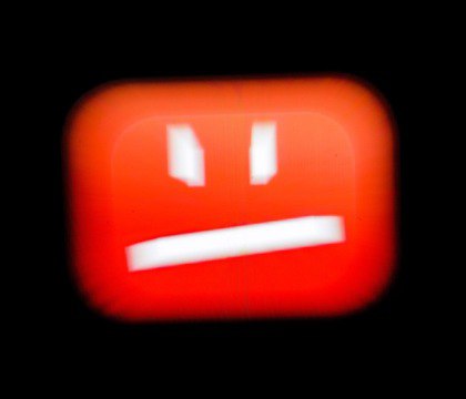 YouTube отключает комментарии для пользователей с блокировщиками рекламы Android Authority Как сообщает Android Authority популярный видеосервис YouTube продолжает кампанию по борьбе с блокировщиками рекламы На этот раз платформа начала отключать комментарии под роликами для пользователей использующих соответствующие браузерные расширения