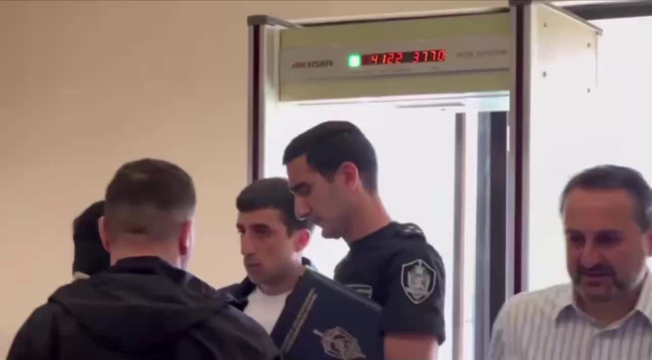 Два сотрудника мэрии Еревана арестованы по обвинению в коррупции