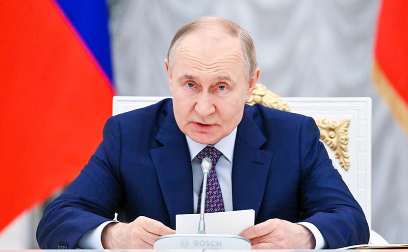 Путин поручил определить День языков народов РФ, сообщили в Кремле.   :Кристина Кормилицына/POOL/ТАСС  #Новости