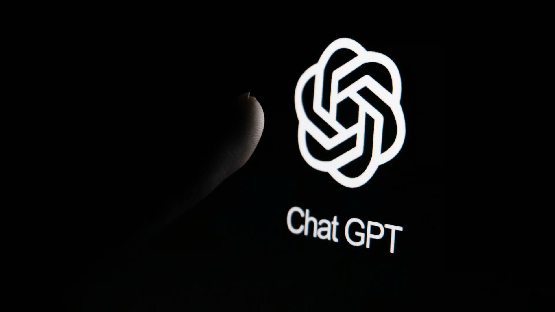 OpenAI внедрила в ChatGPT инструмент который следит за поведением пользователей чтобы определить их примерный возраст Тем кого система сочтёт несовершеннолетними ограничат возможность диалогов на чувствительные темы dtf ru software 4735013